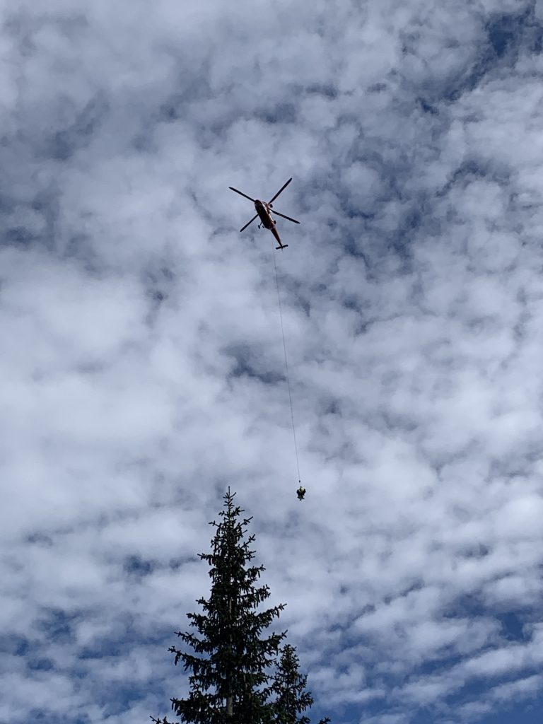 Ratunek turysty z blokadą psychomotoryczną w górach